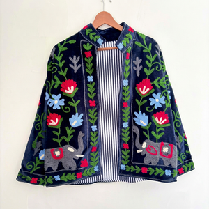 Veste élégante en velours bleu marine brodée de fleurs Suzani avec motif d'éléphant, manches longues, style bohème, vêtements d'extérieur pour femmes pour l'hiver - Product Image 1