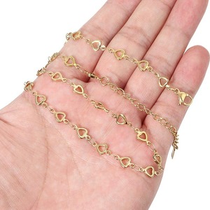 Collier en forme de cœur en or réglable pour un usage quotidien - Product Image 2