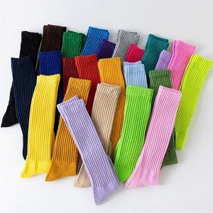 Groothandel Hot Selling Multi-Color Sokken Populaire Dames Herfst En Winter Stapel Sokken Trend Warme Lange Sokken - Product Image 5