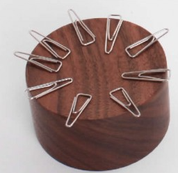 Porte-Clips en Bois Magnétique (Design Géométrique) - Product Image 3