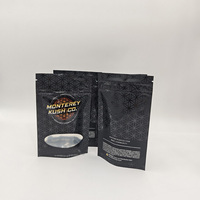 Sachet d'emballage refermable mat noir imprimé UV personnalisé avec fenêtre en feuille d'argent pour herbes, épices et plantes séchées