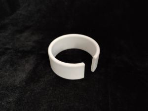 ייקה מתמחה בהתאמה אישית של חלקים מבניים בצורות מיוחדות מקרמיקה אלומינה 75%, 95%, 99% ומטליזציה קרמית. - Product Image 3