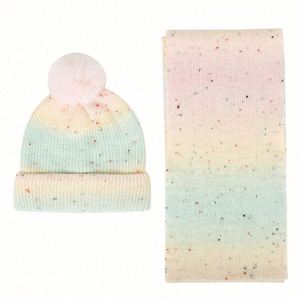 Gorros de Punto Cálidos de Invierno Personalizados al por Mayor, Gorro con Pompón en Degradado de Color, Juego de Gorro y Bufanda con Logotipo Personalizado - Product Image 3