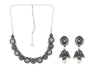 Ensemble de bijoux à l'aspect brillant avec collier complet, boucles d'oreilles à breloques pour cadeau de mariage, disponible au prix de gros - Product Image 3