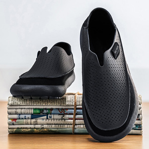 Chaussures noires à enfiler pour jeunes Bull, bout rond, tige synthétique respirante, semelle intermédiaire en EVA, semelle extérieure en caoutchouc, doublure en maille pour l'été - Product Image 2