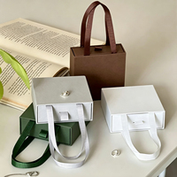 Boîtes cadeaux rigides de luxe carrées en carton ondulé écologique avec gaufrage, fermeture magnétique, ruban, tiroir coulissant et poignée portable
