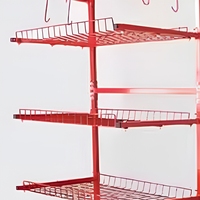 Chariot utilitaire mobile rouge à 3 niveaux avec étagères en treillis métallique, crochets en S et roulettes pivotantes pour atelier