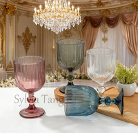 Vente en gros Gobelet personnalisé de couleur vintage gaufré résistant à la chaleur Gobelets à vin en verre pour boire du jus de bière Gobelets à vin en verre
