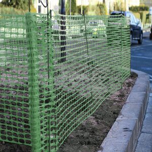 Barrière de sécurité Green Guardian de 4 pieds sur 50 pieds, <span class=keywords><strong>filet</strong></span> de protection vert 105 g/m², rouleau de clôture anti-neige - Product Image 1