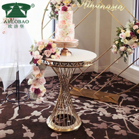 Table à gâteau de mariage avec base en métal doré et plateau en MDF, utilisée pour les fêtes