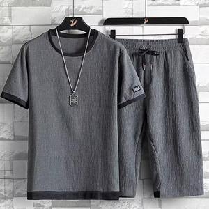 Completo Sportivo Casual da Uomo Taglie Forti Estivo Stile Coreano all'Ingrosso con Maglietta a Maniche Corte e Pantaloncini - Product Image 1