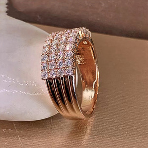 Elegante Anello di Fidanzamento Geometrico per Donne, Gioiello da Dito Scintillante e alla Moda - Product Image 6
