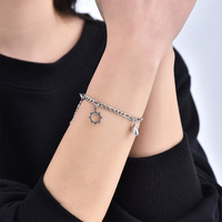 Acero inoxidable sol Luna en forma de corazón Cierre magnético colgante Retro personalidad creativa mejor amigo fiesta pulsera succión regalo