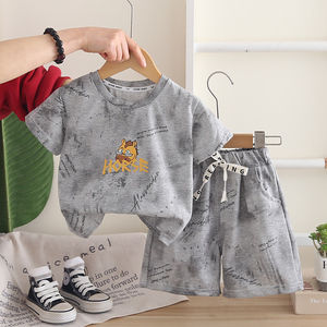 Ensemble T-<span class=keywords><strong>shirt</strong></span> en coton à imprimé dessin animé décontracté pour bébés garçons et short en jean déchiré - Vêtements pour enfants en gros - Product Image 2