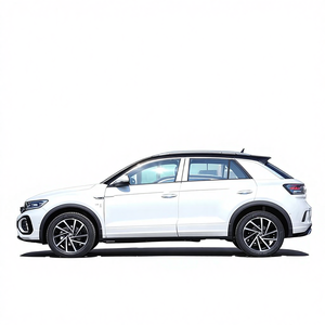 T-ROC 2025 300tsg 2wd स्टारलाइट संस्करण 5-sitzer-kompt-sv-BenzinTo - Product Image 3