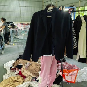 W09 Sıcak Fırsat Toptan Bayan Kışlık Günlük Moda İkinci El İndirimli Ceketler Takım Elbise Montları Stok Temizleme - Product Image 5