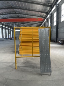 Plance di impalcature in acciaio zincato costruzione di scalette e parti di ponteggi per uso edile - Product Image 2