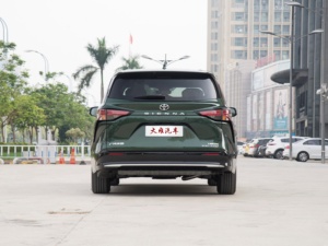 Toyotas Si-enna 2.5l Hybrid Mpv 5-door 7-seater Automatic Gearbox Awd Left Attributes Referenced Heavily New Cars Si-enna - Product Image 3