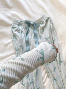 Conjunto de Ropa Casual para Mujer, Tela Suave con Estampados Adorables para Relajarse en Casa - Product Image 5