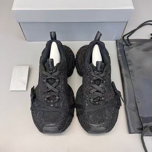 Chaussures de marche tendance pour femmes 2025, personnalisées, noires, à semelle épaisse, de haute qualité, chaussures de course tendance, baskets 3XL, semelle extérieure en TPU - Product Image 4