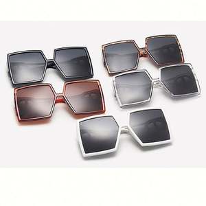 Lunettes de soleil vintage personnalisées avec logo, pour femmes, noires, surdimensionnées, UV400, monture carrée, grandes lunettes de soleil pour femmes - Product Image 6