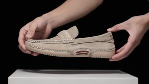Mocassins habillés pour homme en cuir véritable faits à la main, prêts pour le travail, respirants, antidérapants, avec logo personnalisé, semelle intérieure en caoutchouc - Product Image 2