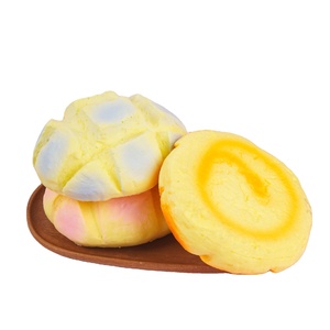 Jouets à presser en forme de gros pain d'ananas quatre couleurs, en PU, réalistes, à remontée lente, anti-stress, très demandés - Product Image 3