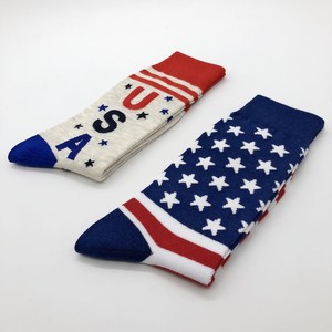 Chaussettes en coton personnalisées pour femmes avec motif d'étoile et drapeau des élections américaines pour le sport pour cadeau promotionnel. - Product Image 4