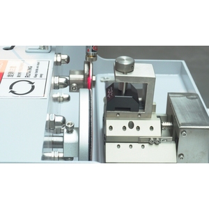 Analyseur intégré semi-automatique de coupe et de meulage de sections transversales de terminaux avec interrupteur de sécurité pour l'opérateur - Product Image 2