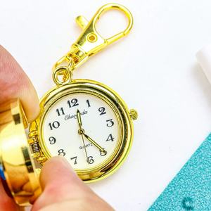 ساعة نسائية ظريفة معلقة من البرسيم المحظوظ تدور في المدرسة الابتدائية ساعة يد كوارتز مع سلسلة مفاتيح - Product Image 5
