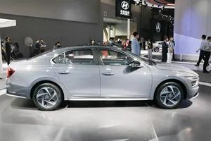 Çin yapılan 2023 araba hızlı şarj süresi yeni enerji araçlar moda kullanılmış araba satılık popüler elektrikli araba Hyundai Mistra Ev
