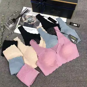 Ensemble soutien-gorge et culotte pour femmes dentelle sans couture sexy latex jeunes filles sans trace coréenne confortable gilet de sommeil coussinet mince bonnet - Product Image 1