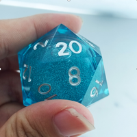 Dés en résine D20 modernes, lot de 7, gravés, polyédriques, à noyau liquide, BLEU, pour jeux de société D&D personnalisés, marque Feeron, pour enfants