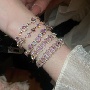 Bracciale da Donna Romantico alla Moda Placcato Oro in Argento 925 con Pietra Rosa Naturale per Feste e Regali - Product Image 1