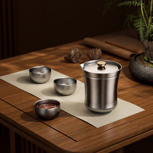 Ensemble de thé de voyage en titane pur Deslon, une théière, trois tasses de 240 ml chacune, design minimaliste léger pour servir des boissons - Product Image 2