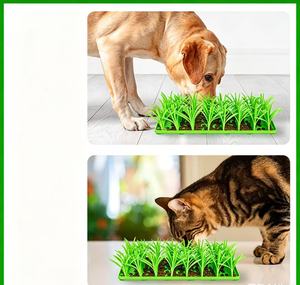 แผ่นรองอาหารสัตว์เลี้ยงซิลิโคนแบบกันลื่น ช่วยให้สัตว์เลี้ยงกินช้าลง พร้อมจุกดูดสุญญากาศ ป้องกันการหกเลอะเทอะ สำหรับแมวและสุนัข - Product Image 1