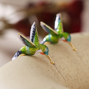 Orecchini a Perno in Smalto a Forma di Colibrì per Donne, Gioielli per Orecchie alla Moda - Product Image 2