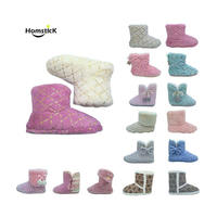Chaussons d'hiver personnalisés OEM pour femmes, blancs, moelleux, doux et chauds, à semelle épaisse, pour intérieur, conformes à la norme californienne Prop 65, MOQ 500, directement