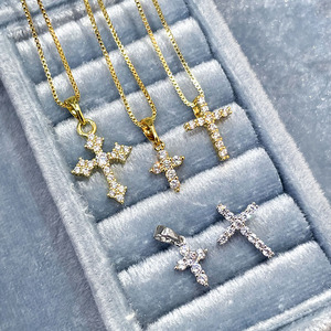 Collar con Colgante de Cruz para Mujer y Hombre, Latón Chapado en Oro de 18K, Circonita Cúbica, Joyería Religiosa Cristiana al por Mayor - Product Image 4