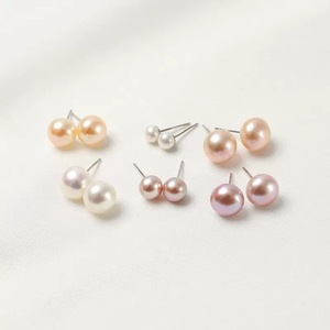 <span class=keywords><strong>Orecchini</strong></span> Semplici in Argento Sterling 925 con Charm, Perle d'Acqua Dolce Autentiche Grado 5A, Opzioni Multicolore, Regalo per Anniversario <span class=keywords><strong>di</strong></span> Matrimonio - Product Image 6