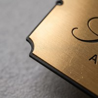 Panneau de signalisation professionnel en aluminium découpé au laser, durable et personnalisé, pour la navigation dans les couloirs de complexe hôtelier et les portes d'hôtel