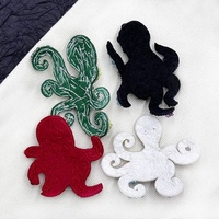 Broches faites à la main mignonnes et drôles en forme de pieuvre en forme de calmar modèles de couture perlés brodés fins pour sacs vêtements en feutre décoratif