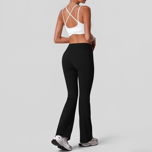 Ensemble de yoga YIYI pour femme avec dos croisé et coussinets, tenue de yoga taille haute avec poches, col en U pour femmes - Product Image 6