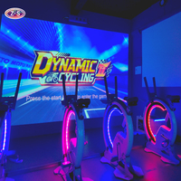 Solution de projection interactive de vélo en réalité augmentée avec affichage des classements de compétition en temps réel pour la course cycliste multijoueur dynamique