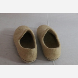 Best Selling Premium Felt Cozy Comfort <b>Slipper</b> Warmth and Style Eco-Friendly Elegance From Morning to Night - Product Image 4