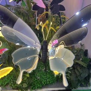 Decoración Luminosa para Jardín Exterior, Mariposas Coloridas Simuladas con Alas Móviles y Luces <span class=keywords><strong>LED</strong></span> para Bodas - Product Image 2