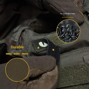 Badges œil de démon phosphorescents en gros avec fermetures Velcro pour chapeaux tactiques d'extérieur et sacs à dos en matériau réfléchissant - Product Image 2