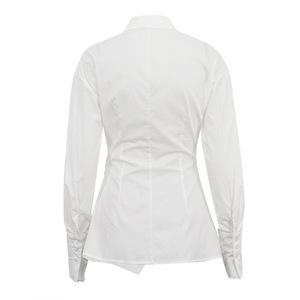 Camisa entallada de manga larga con cuello y diseño cruzado, y top asimétrico con abertura frontal para mujer. - Product Image 6