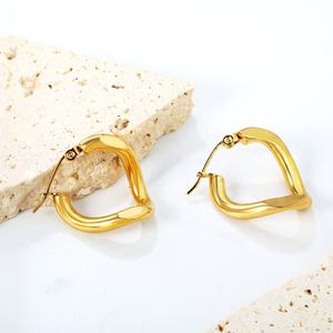 Pendientes de Aro Geométricos Grandes Irregulares de Acero Inoxidable con Baño de Oro de 18K, Resistentes al Deslustre, Diseño de Ola Fundida, para Mujer - Product Image 4
