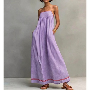 Vestido maxi de tirantes finos con rayas verticales para mujer, con ribete en contraste rojo, cuello cuadrado, busto fruncido, estilo holgado para vacaciones - Product Image 3
